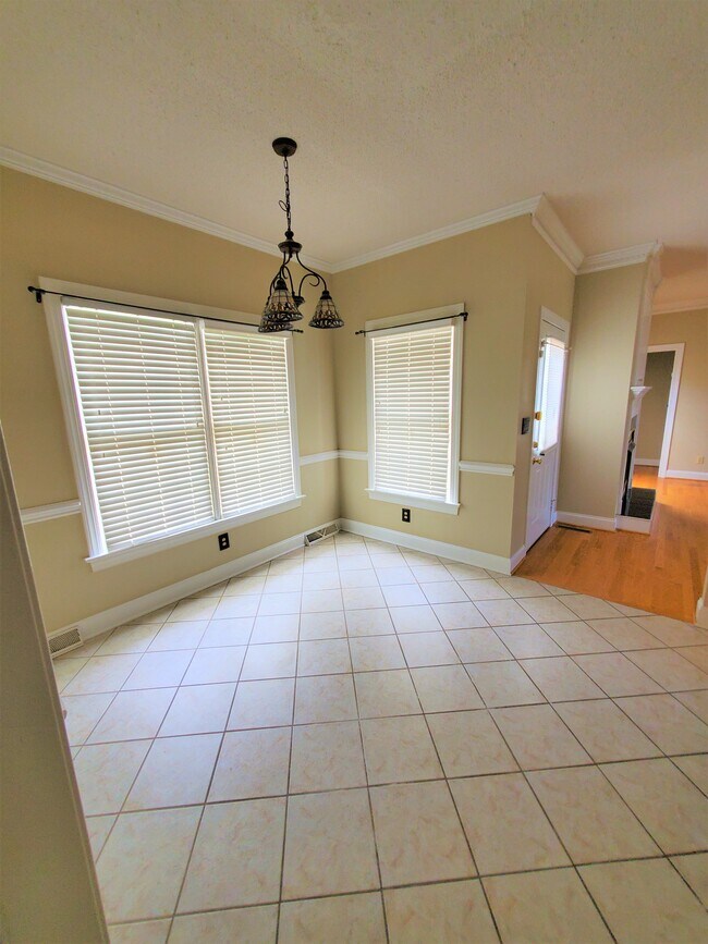 Building Photo - 178 Meadowbrook Cir
