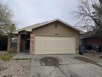 Building Photo - 12105 Castle View Way
