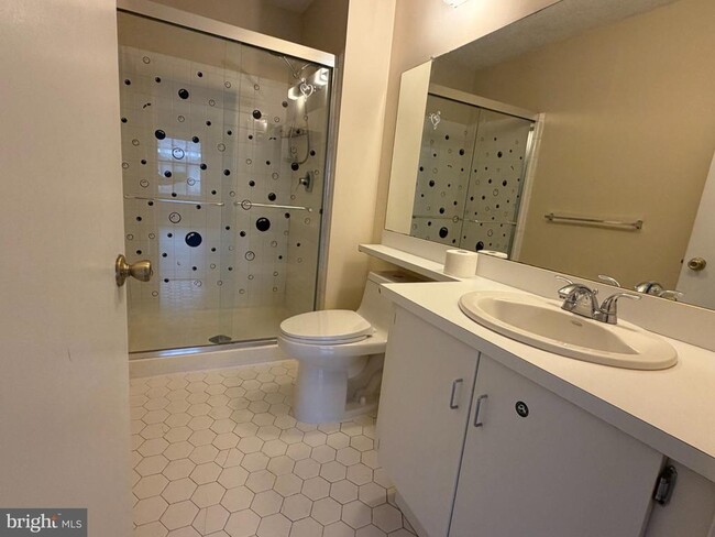 Building Photo - 8 Joyner Ct