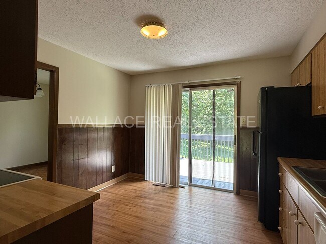 Building Photo - 4 BEDROOM HOUSE IN KINGS GATE SUBDIVISION ...