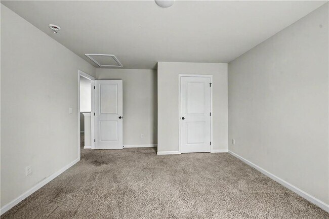 Building Photo - 290 Fox Crk Dr