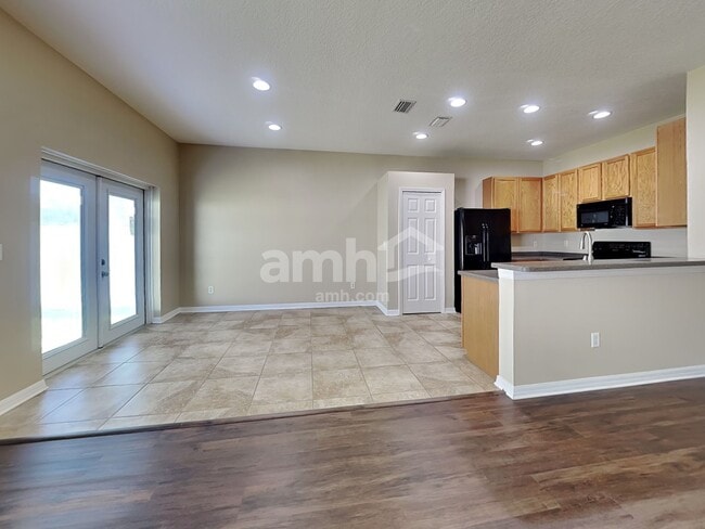 Building Photo - 9820 Jasmine Brook Cir