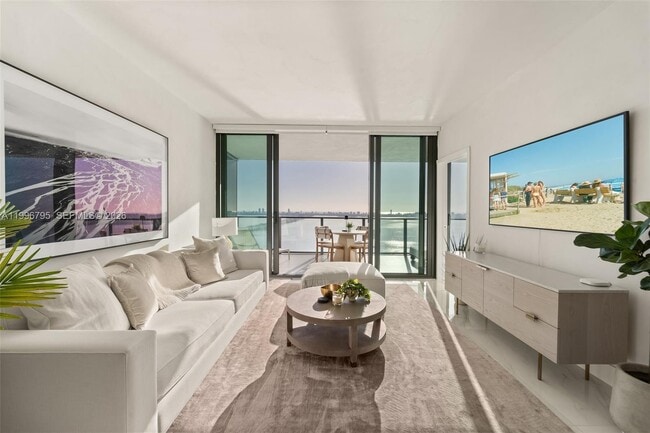 Building Photo - 3131 NE 7th Ave