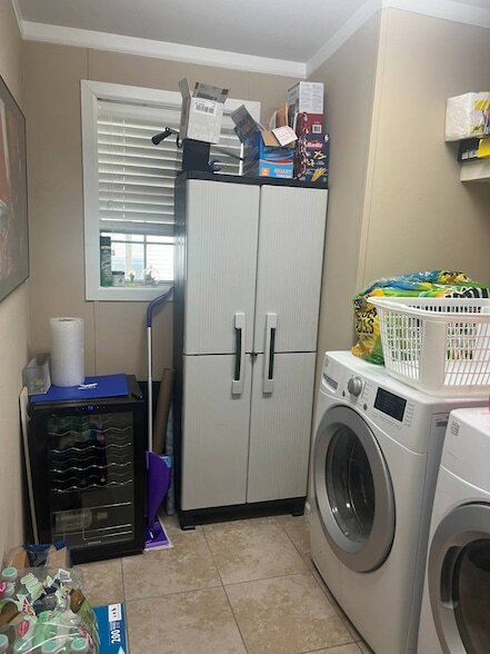 Building Photo - 5904 SW 59th Ln