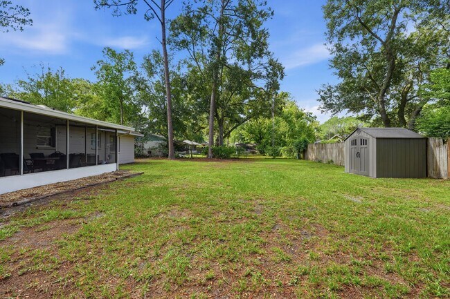Building Photo - 6206 NW 27th Terrace
