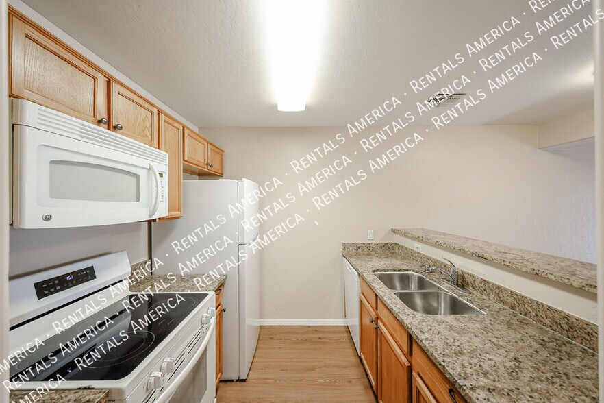 Building Photo - 3716 E University Dr