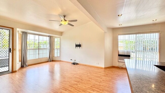 Building Photo - 239 Mananai Pl