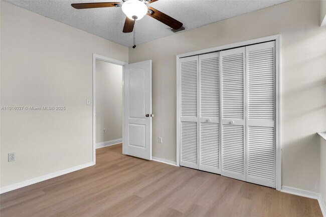 Building Photo - 9532 SW 154th Pl