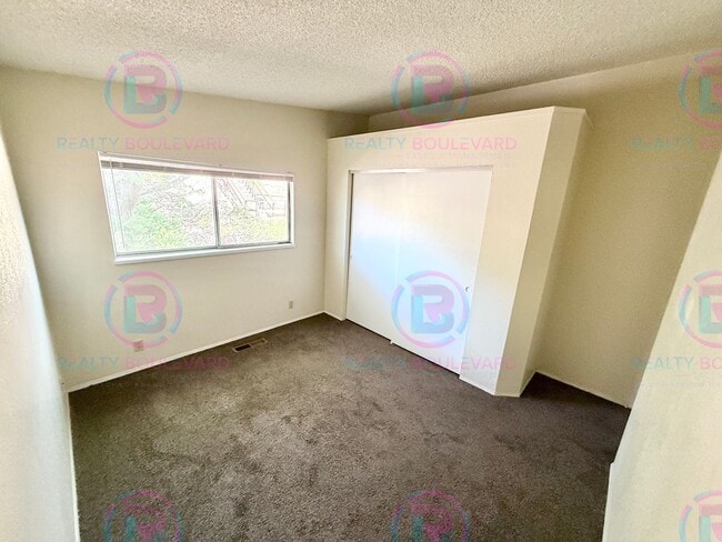 Building Photo - 1/2 Month Free!! 3BR/2BA Single-Story with...