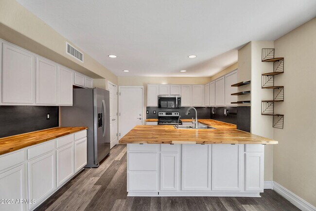 Building Photo - 1897 W Appaloosa Way