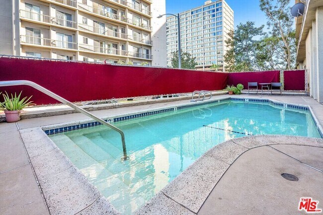 Building Photo - 10751 Wilshire Blvd