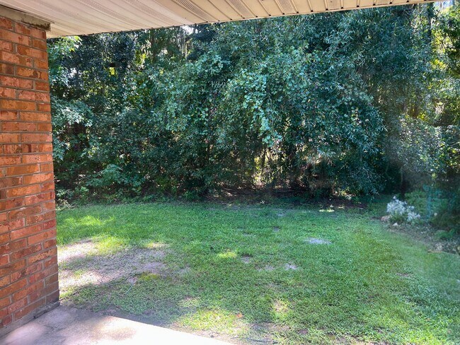 Building Photo - 410 Admiral's Walk Dr