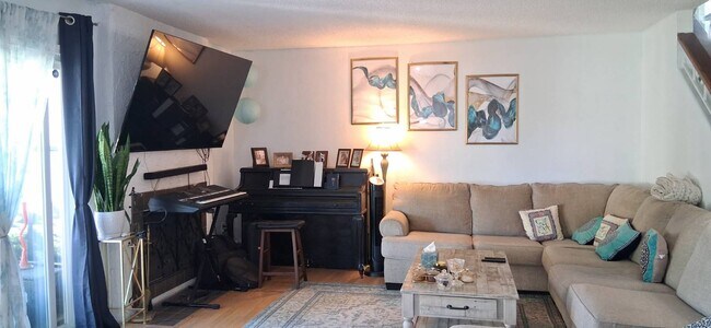 Building Photo - 1437 Robin Ln