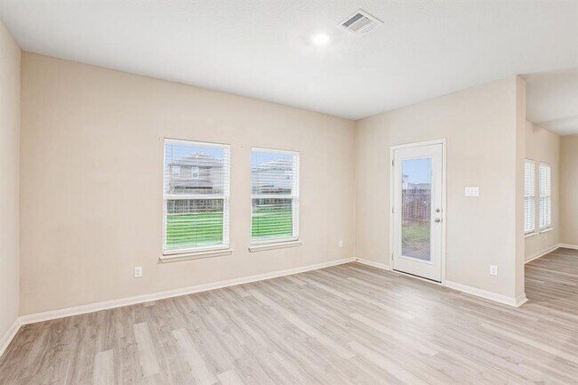 Building Photo - 117 Cherry Tree Ln