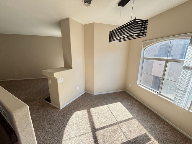 Building Photo - Gorgeous 2bed/2 bath condo in Southwest!