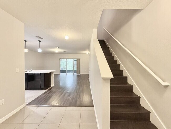 Building Photo - 9826 Hound Chase Dr