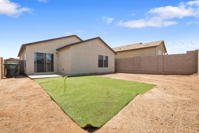 Building Photo - New home in Valencia Crossing!