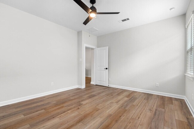Building Photo - 1110 Whispering Winds Dr