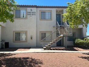 Building Photo - Adorable 3 bedroom Las Vegas Nv condo