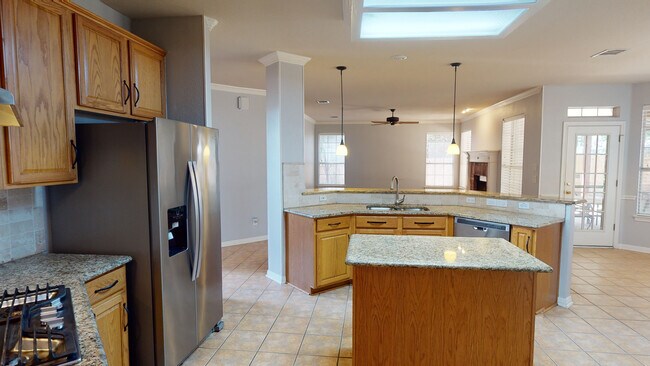 Building Photo - 15224 Calaveras Dr