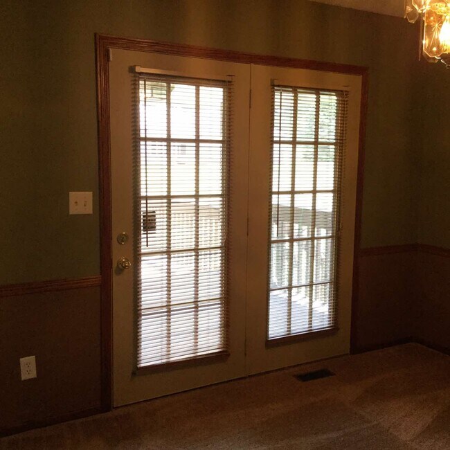 Building Photo - 7221 Hyperion Point Dr