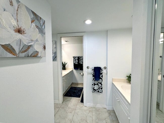 Building Photo - 2400 S Ocean Dr