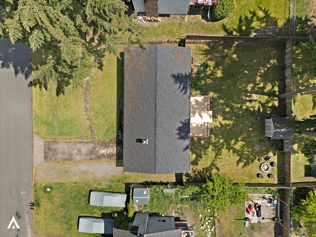 Building Photo - Charming 3-Bed Rental Home in Olympia | Pe...