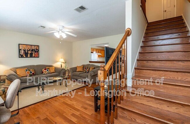 Building Photo - 804 Wabarto Way