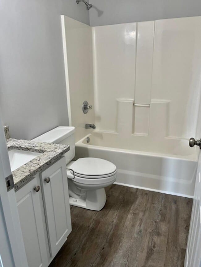 Building Photo - 4996 Southgate Pkwy