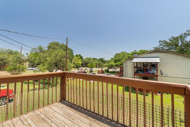 Building Photo - 302 Algerita Dr