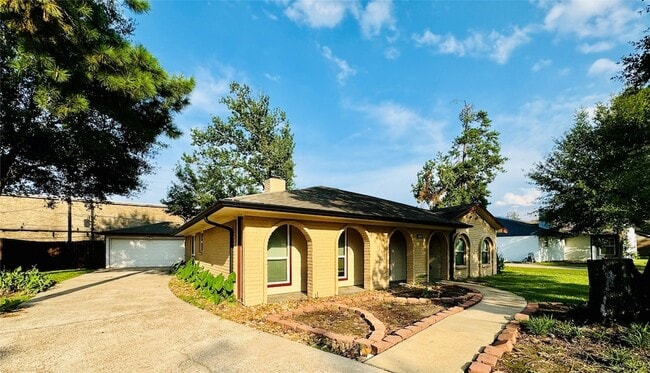 Building Photo - 28922 Savannah Dr