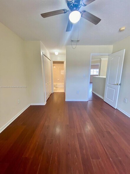 Building Photo - 12854 SW 49th Ct