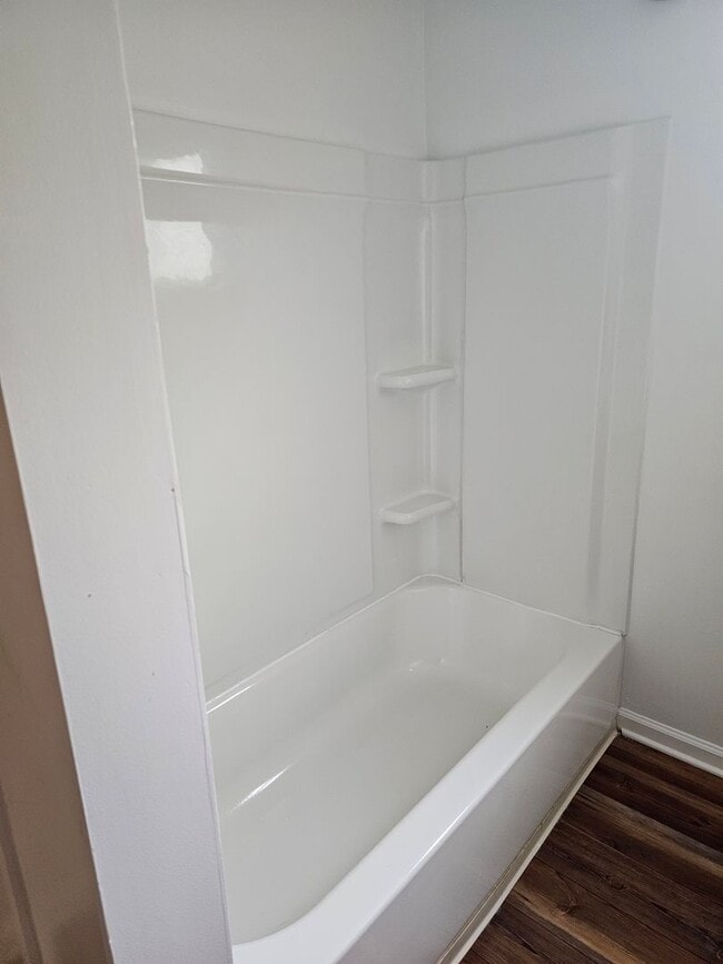 Building Photo - 2BR Remodeled House Hollidaysburg