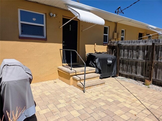 Building Photo - 5616 27th Ave S