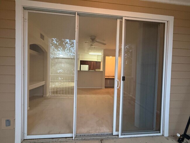 Building Photo - 2801 Chancellorsville Dr