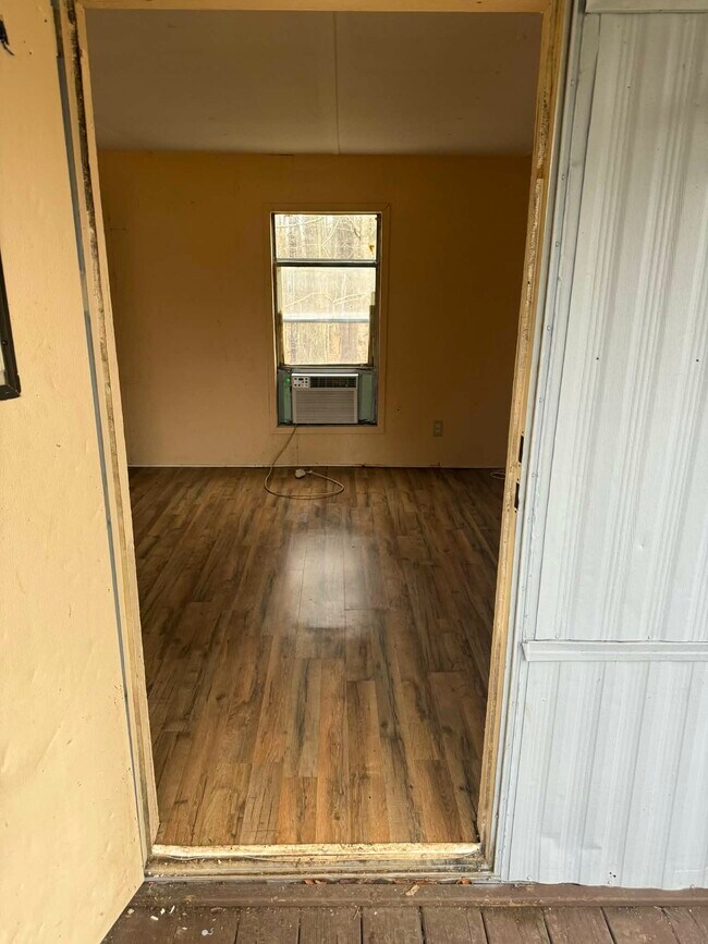 Building Photo - 1380 Mapleash Ave