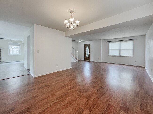 Building Photo - 3901 Quartz Ln