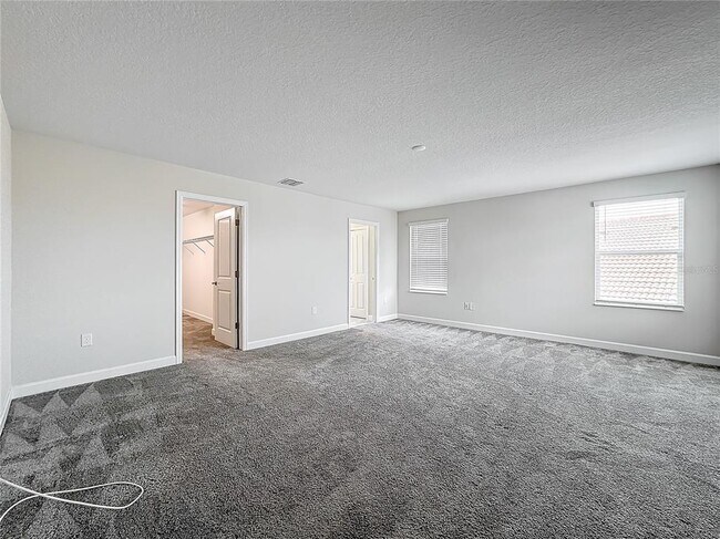 Building Photo - 8886 FALLEN OAK Dr