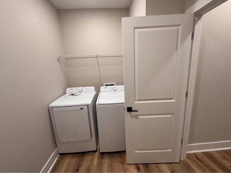 Building Photo - 7280 Franklin Way