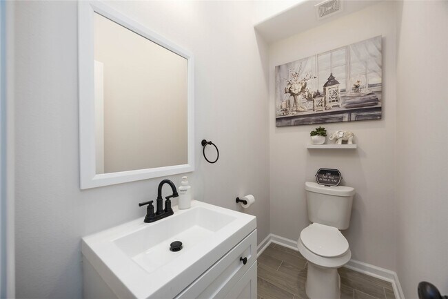 Building Photo - 5111 Firnat St