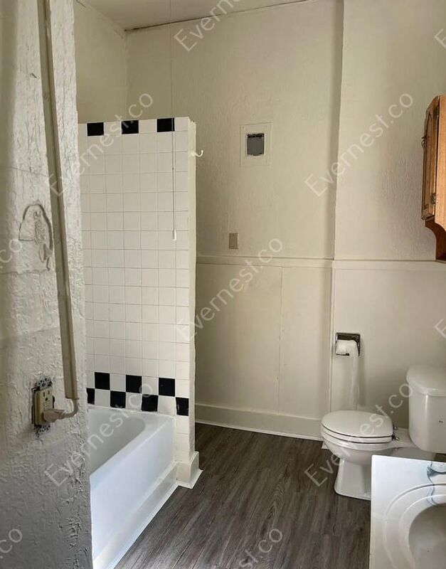 Building Photo - 1426 W Cucharras St