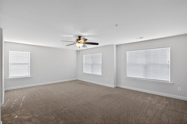 Building Photo - 46809 Shelton Dr