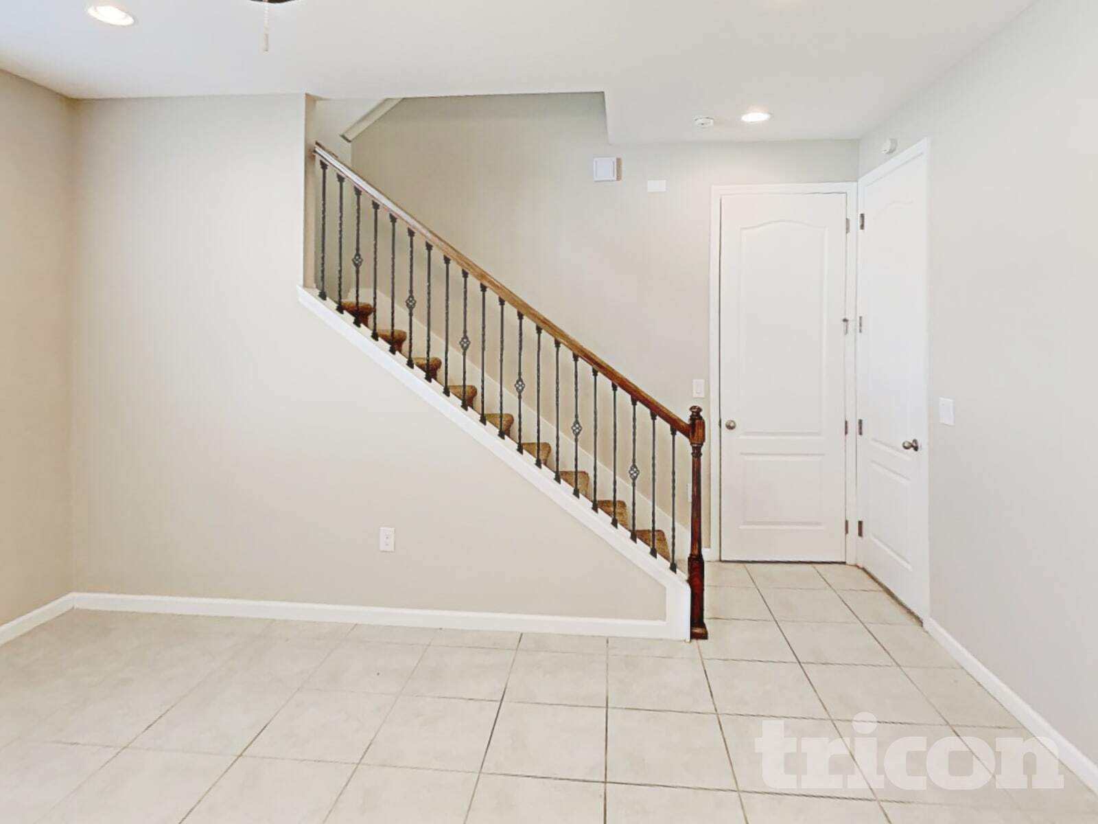 Building Photo - 2038 Sloans Outlook Dr