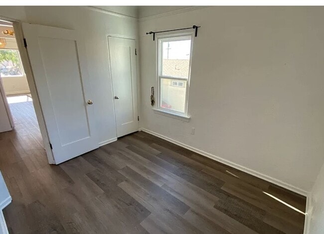 Building Photo - Charming 2 Bed, 1 Bath Home with Modern Up...
