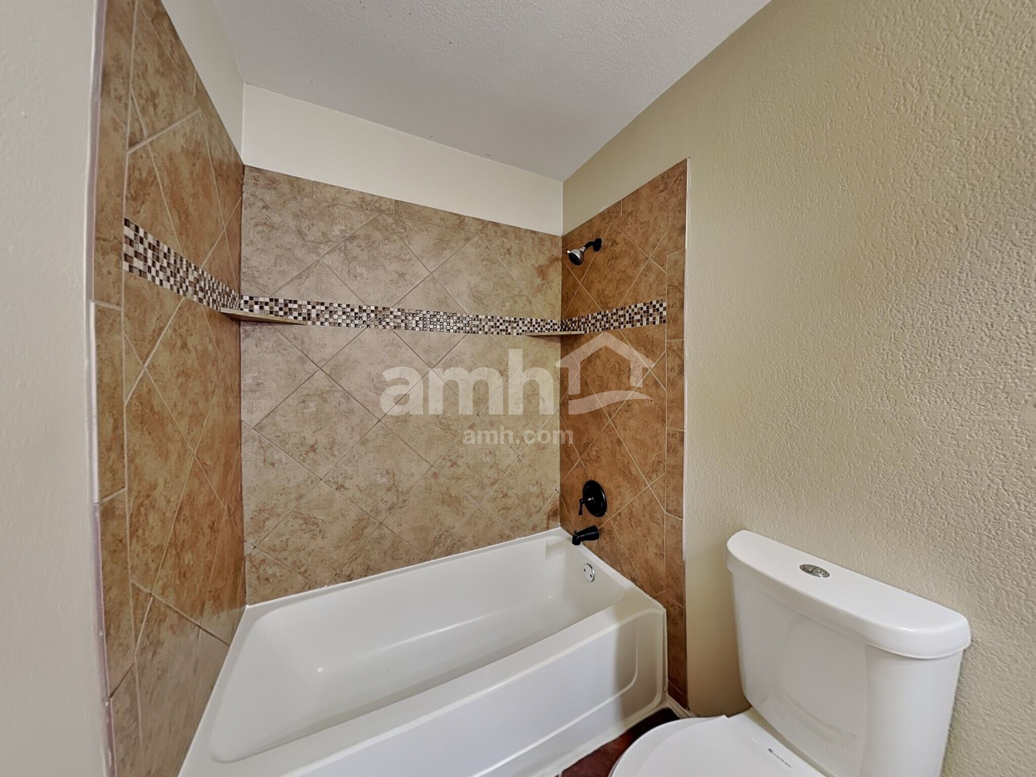 Building Photo - 216 Fall Creek Dr