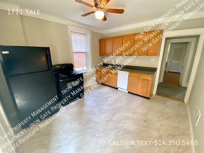 Building Photo - 1711 Yale-