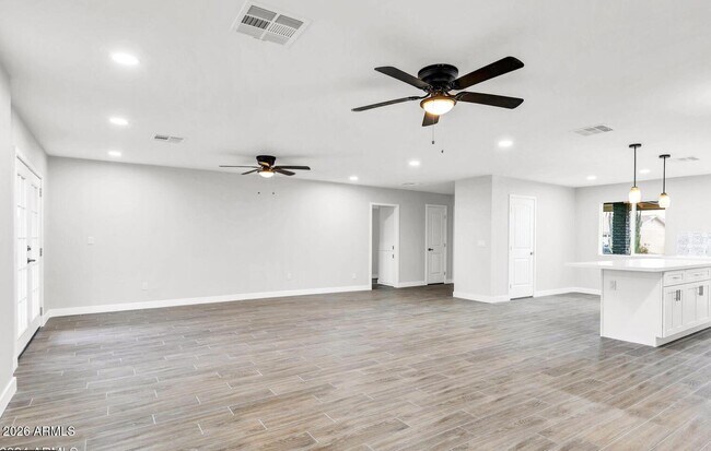 Building Photo - 10602 W Cumberland Dr