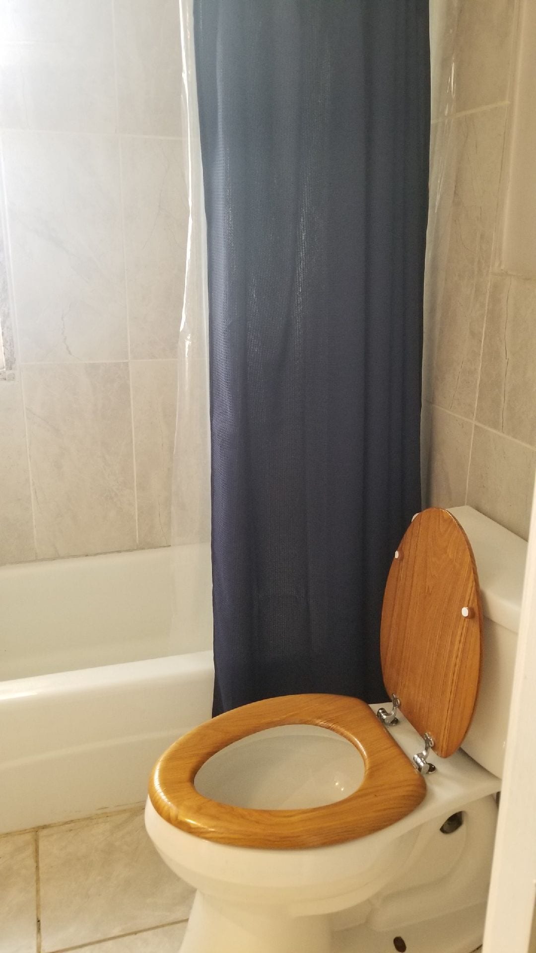 Building Photo - 617 Moulton St E