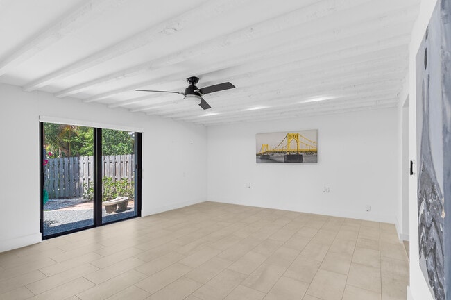 Building Photo - 901 Guava Isle