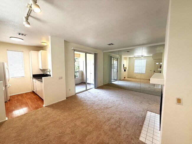 Building Photo - Spacious 2 Bedroom Condo in Sabre Springs!...